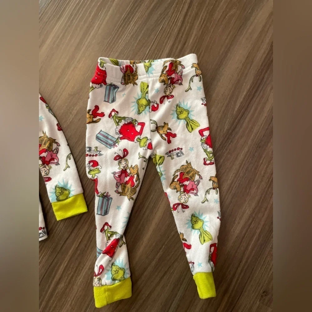The Grinch Christmas kids Whimsical Green and White Pajama Set size 12 months
